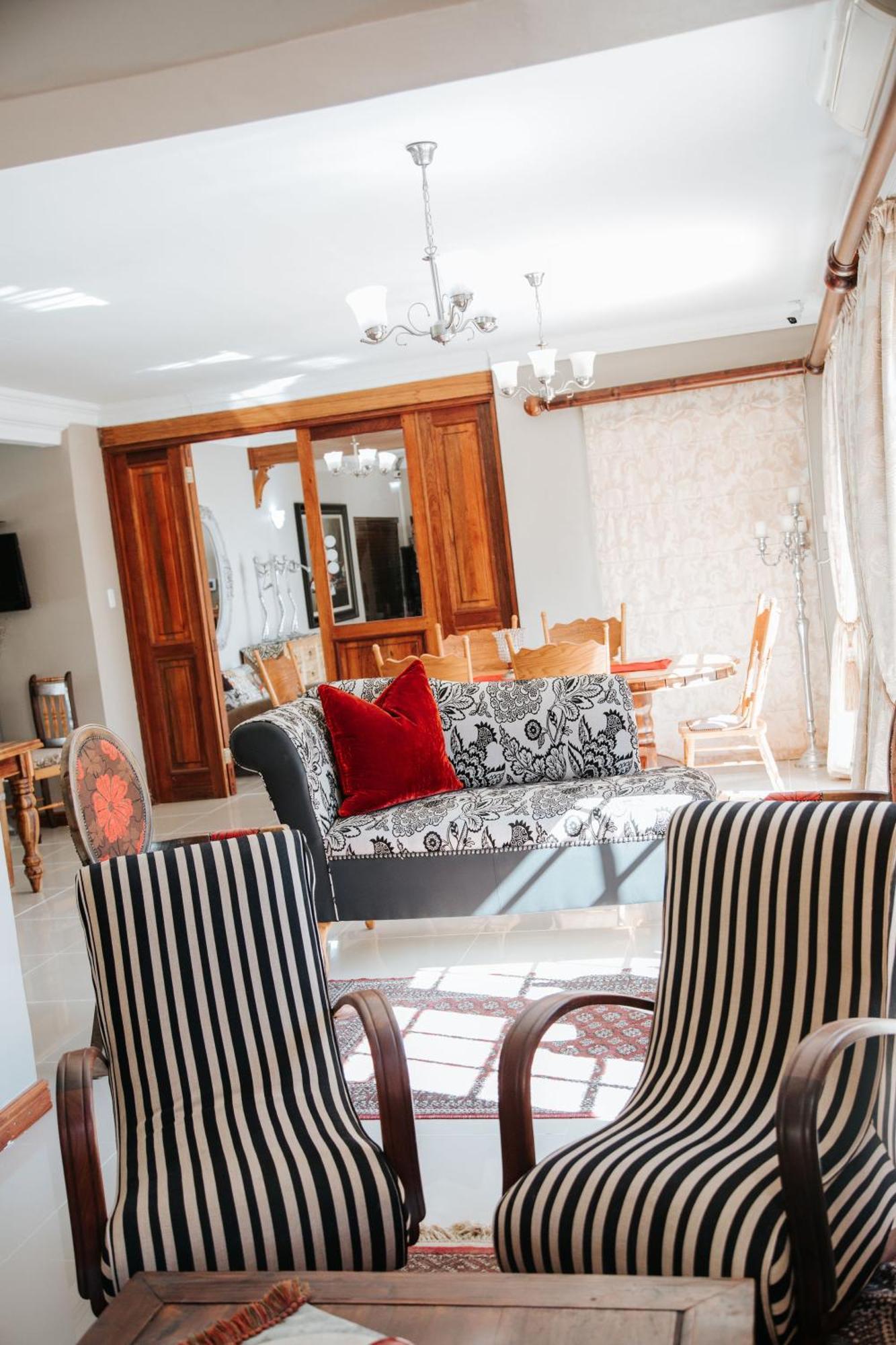 The Symphony Guest House Куинстаун Екстериор снимка