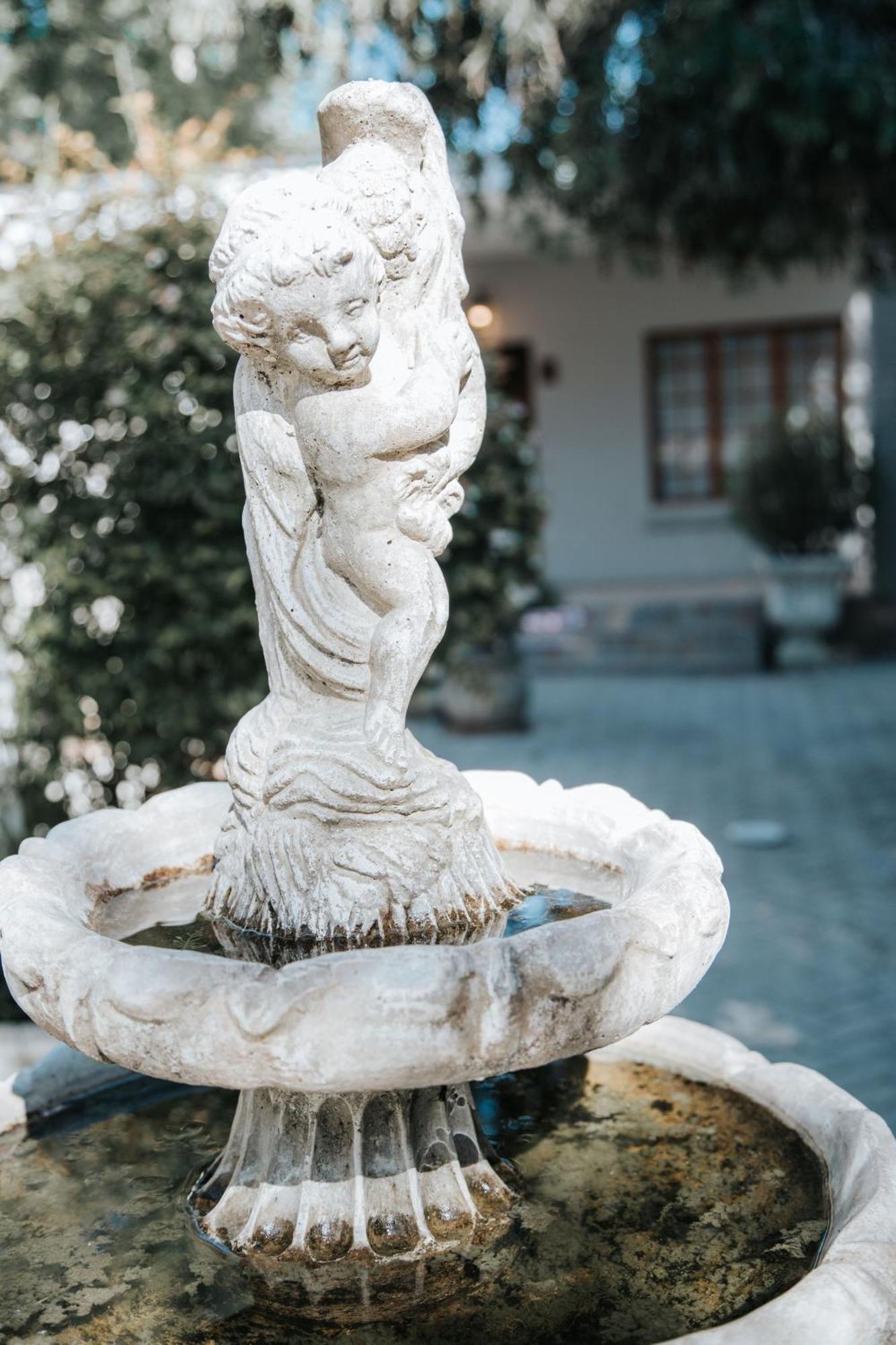 The Symphony Guest House Куинстаун Екстериор снимка