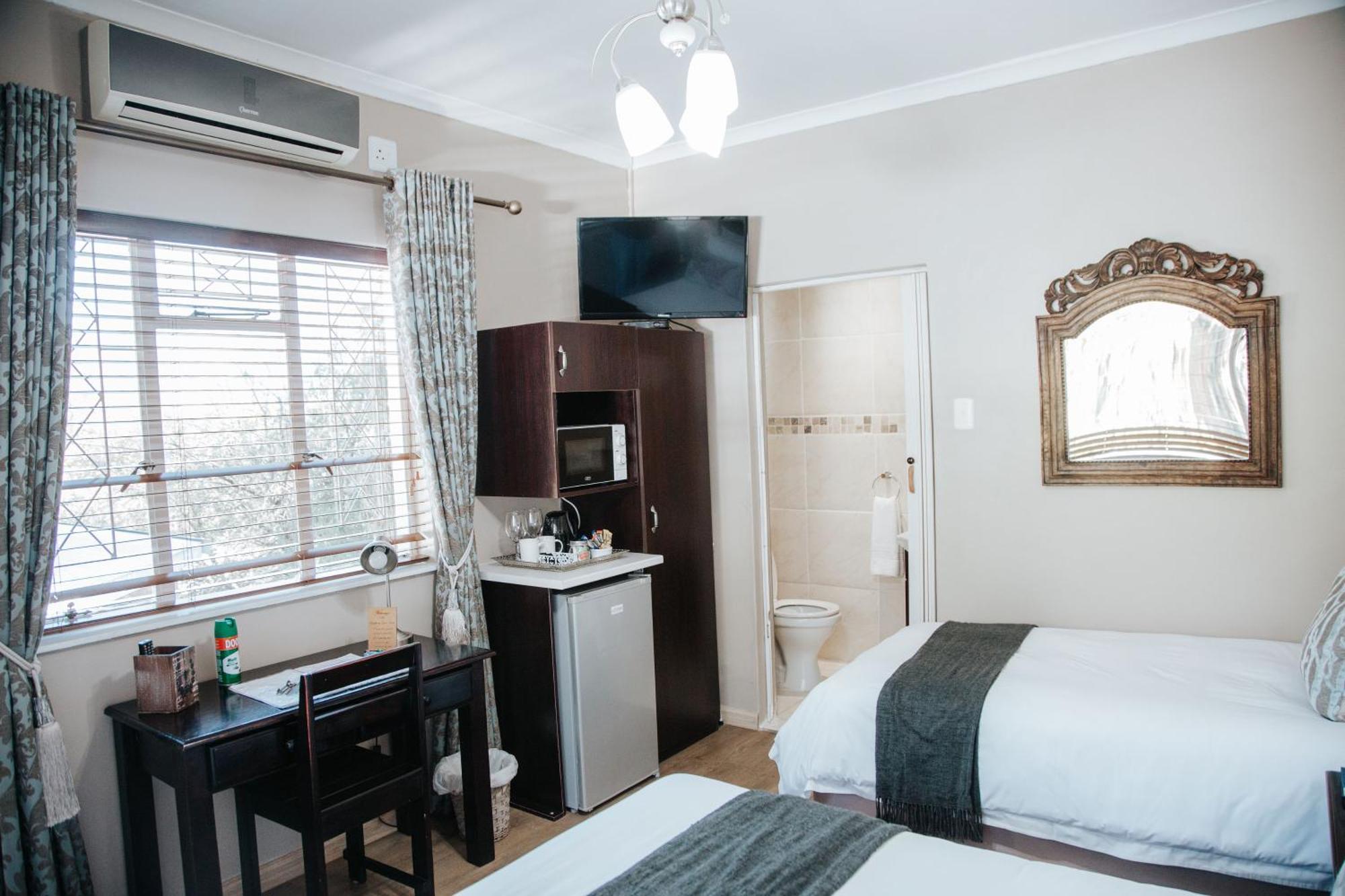 The Symphony Guest House Куинстаун Екстериор снимка