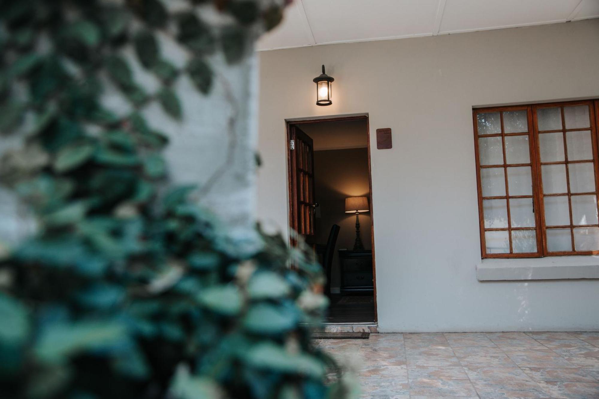 The Symphony Guest House Куинстаун Екстериор снимка